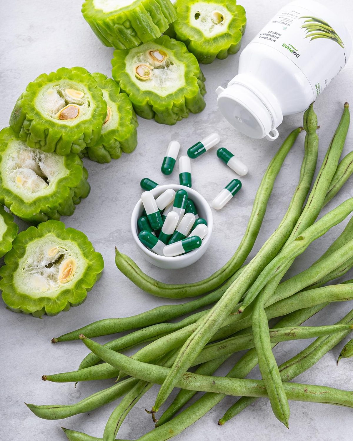 DMPhas capsules with bitter melon and green beans